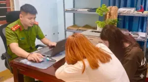 Công an xã tìm thấy, hỗ trợ đưa 2 bé gái trở về gia đình an toàn sau 3 tháng tự ý rời nhà.
