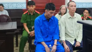 Cựu cán bộ cấu kết “giải cứu” người nghiện, can thiệp hồ sơ cai nghiện bắt buộc và nhận hàng trăm triệu đồng. Xem chi tiết vụ án.