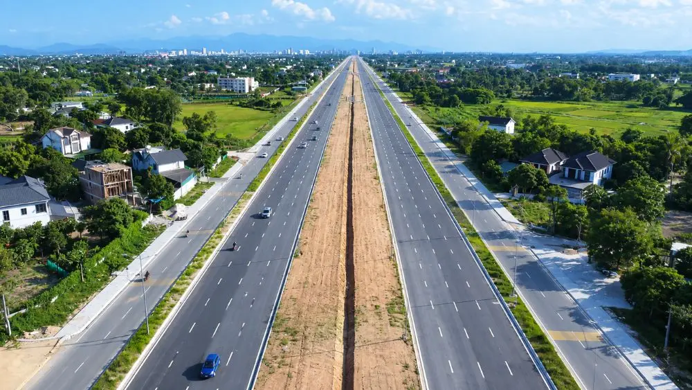 Nghệ An dự kiến dành 6.500 tỷ đồng xây dựng đại lộ 12 làn xe dài 17,2km, mở thêm trục kết nối và phát triển đô thị Vinh.