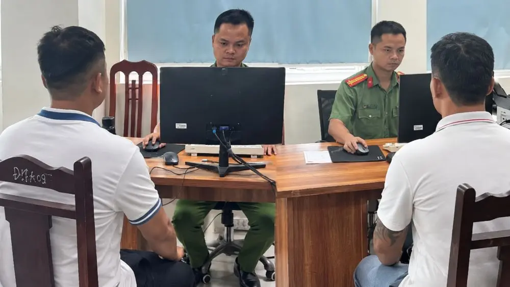 Công an Hưng Yên làm rõ đường dây đánh bạc trực tuyến qua Net.win, với 13 tài khoản ngân hàng giao dịch hơn 1.000 tỷ đồng.