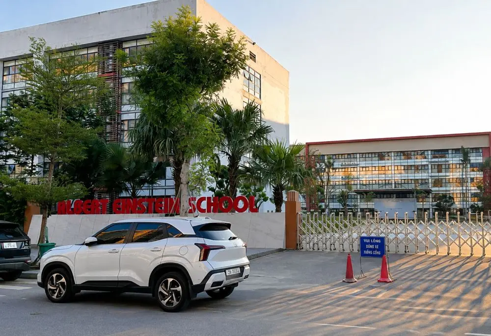 Học sinh lớp 9 Trường Albert Einstein, Hà Tĩnh, tử vong khi tham gia chương trình trải nghiệm tại Huế; cơ quan chức năng đang làm rõ vụ việc.