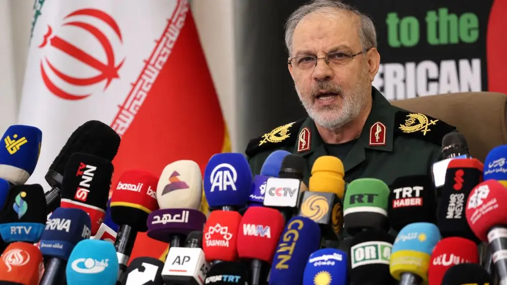Iran gửi thư ngỏ đến cử tri Mỹ trước bầu cử giữa nhiệm kỳ, kêu gọi phản đối chính sách của Tổng thống Donald Trump.