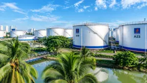 Đề xuất bổ sung kho xăng dầu và trạm trung chuyển tại Nghệ An, kết nối nguồn cung Việt Nam với thị trường Lào.