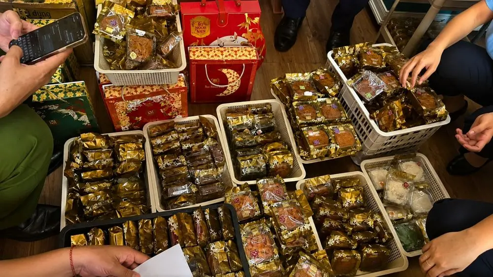 Nghệ An tăng cường kiểm tra thị trường dịp Tết Trung thu, tập trung kiểm soát bánh Trung thu, thực phẩm và hàng hóa không rõ nguồn gốc.