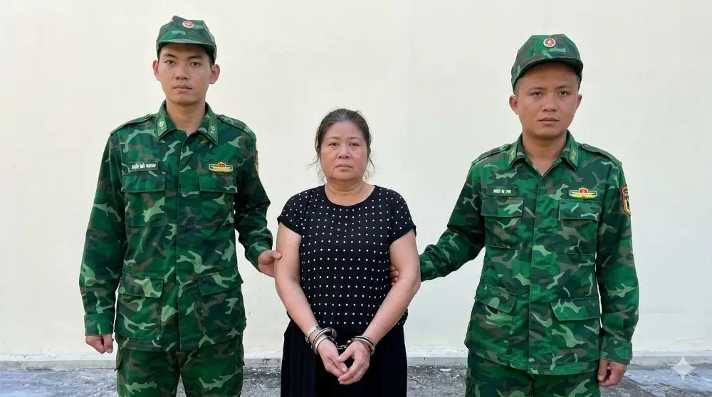 Lê Thị Hà, người bị Công an TP Hà Nội truy nã về tội trộm cắp tài sản, bị Đồn Biên phòng Móng Cái phát hiện và bắt giữ khi nhập cảnh.