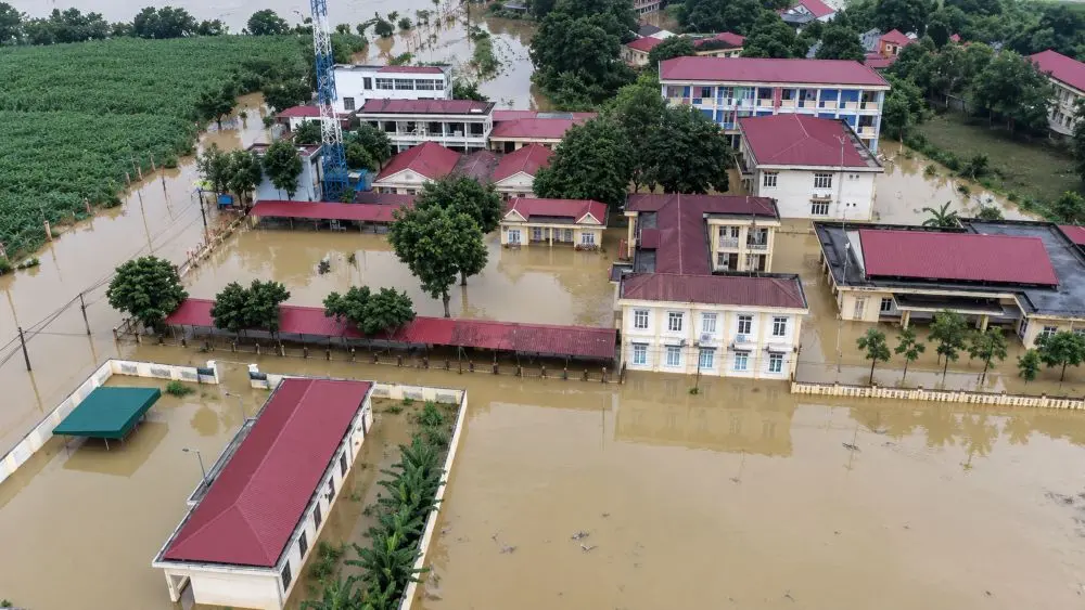 Mưa lớn gây ngập úng nhiều khu vực, khiến gần 24.000 ha lúa, hoa màu bị ảnh hưởng. Xem chi tiết diện tích thiệt hại.