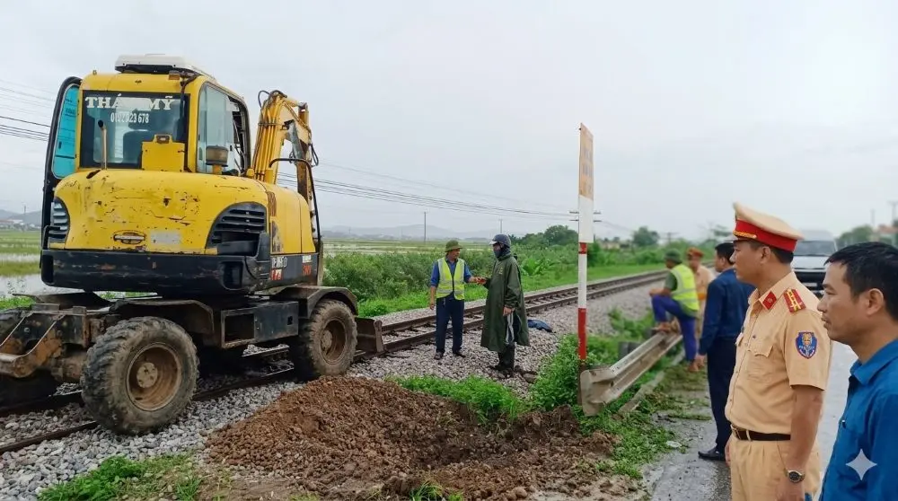 Nghệ An đóng, xóa 5 lối đi tự mở qua đường sắt tại xã Hùng Châu, góp phần loại bỏ nguy cơ tai nạn và tăng an toàn tuyến Bắc - Nam.