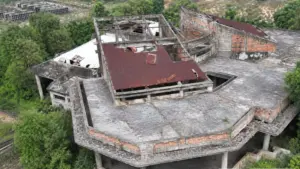 Nhà hỏa táng Hội An gần 13 tỷ đồng bỏ hoang nhiều năm, nhiều hạng mục xuống cấp, gây lãng phí quỹ đất và nguồn lực đầu tư.