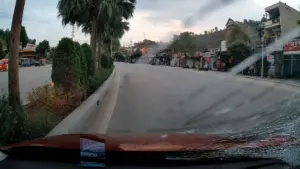 Ôtô chạy khoảng 85 km/h tông người đi xe đạp băng ngang đường ở Quảng Ninh, khiến nạn nhân và phương tiện bị húc văng.