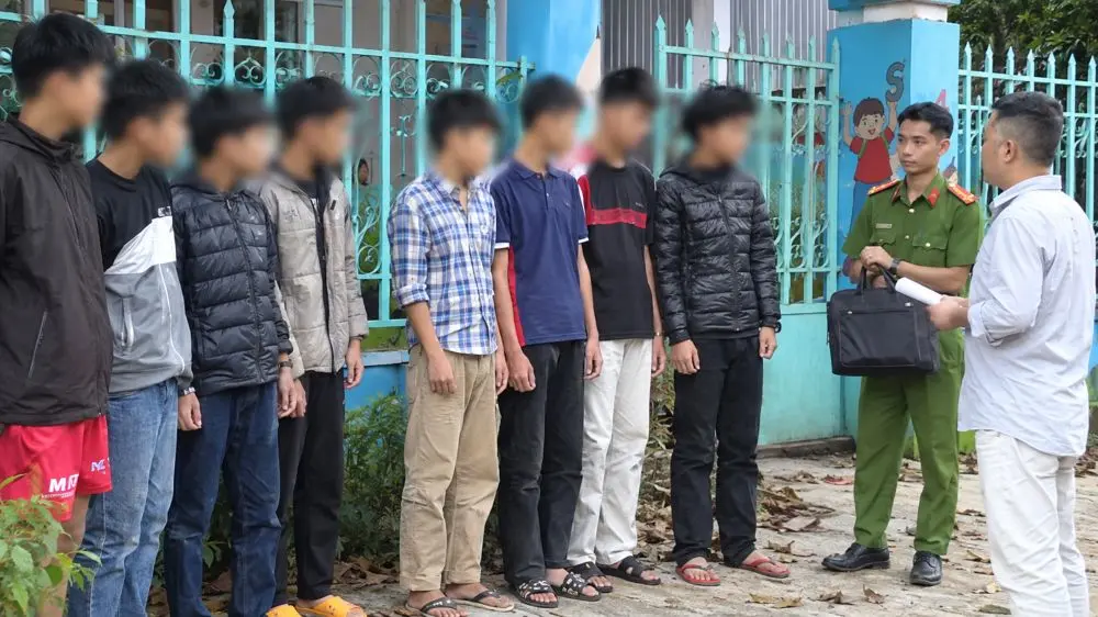 Nhóm thanh thiếu niên ở Đắk Lắk bị xác định thực hiện 8 vụ đột nhập ô tô trộm tài sản, chiếm đoạt hơn 58 triệu đồng.