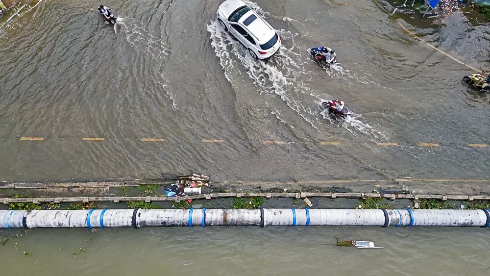 Thời tiết hôm nay 28-9: Nam Bộ mưa rào, chiều tối có nơi mưa to; TP.HCM triều cường đạt đỉnh, nguy cơ ngập úng gia tăng.