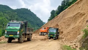 Tỉnh lộ 543C qua điểm sạt lở ở khu vực núi Pù Nứa Bàn đã được khắc phục, thông tuyến sau một tuần, nhưng vẫn kiểm soát việc đi lại.