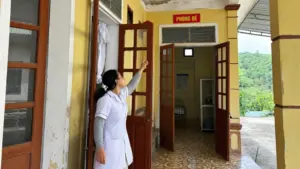 Nhiều trạm y tế ở Nghệ An xuống cấp, thiếu phòng chức năng, nước sạch và thiết bị, ảnh hưởng hoạt động khám chữa bệnh.