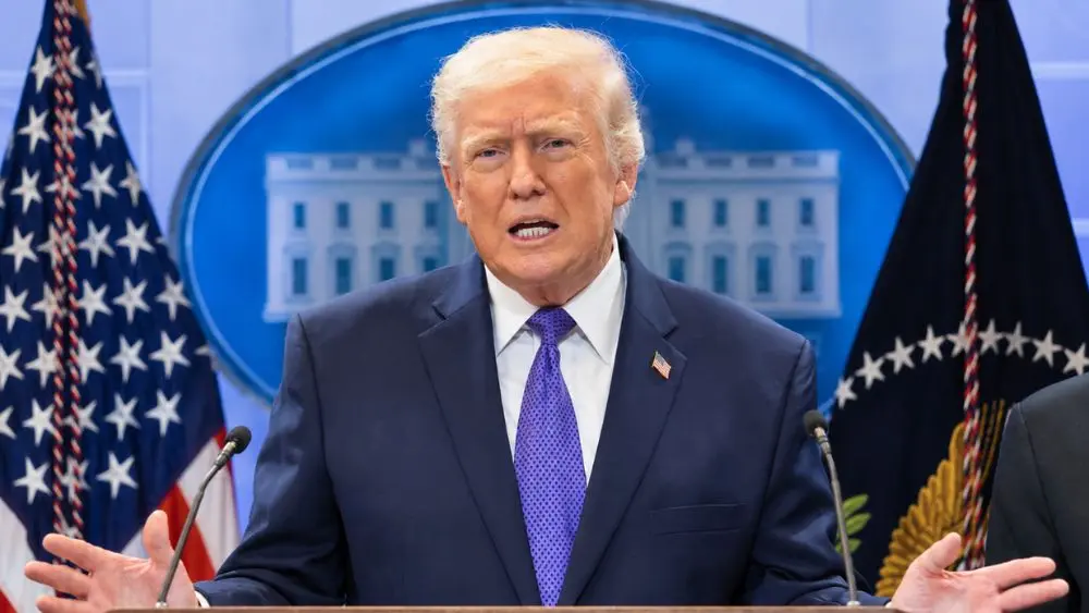 Ông Trump đề xuất khoản “cổ tức” 5.000 USD cho mỗi công dân Mỹ trưởng thành nếu đảng Cộng hòa thắng bầu cử giữa nhiệm kỳ.
