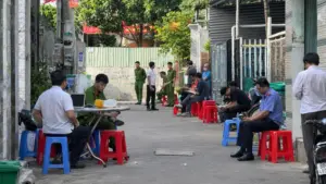 Vụ án mạng ở Đồng Nai khiến 3 mẹ con tử vong, người chồng bị thương. Công an phong tỏa hiện trường, khẩn trương điều tra vụ việc.