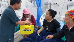 4 người dân ở Xím Vàng, Sơn La bị sét đánh khi trú mưa trong lều trên nương. Sức khỏe các nạn nhân hiện đã ổn định.