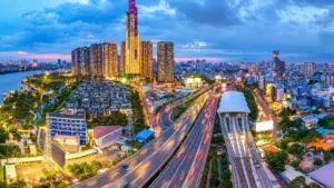 Khám phá hành trình của 8 tỷ phú USD Việt và dấu ấn của các doanh nghiệp tư nhân trong phát triển đô thị, công nghiệp và cuộc đua toàn cầu.