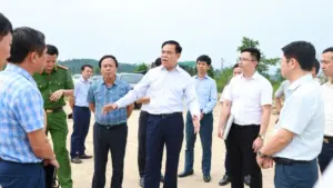 Chủ tịch UBND tỉnh Nghệ An yêu cầu 9 mỏ cát dọc sông Lam tạm dừng hoạt động để hoàn thiện hệ thống camera giám sát theo quy định.