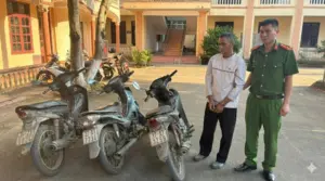 Công an phường Thái Hòa bắt giữ Lê Công Dũng liên quan nhiều vụ trộm cắp tài sản, thu giữ 3 xe máy cùng sắt thép tang vật.