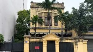 Căn biệt thự của Nguyễn Thị Thanh Nhàn tại phố Trần Hưng Đạo vừa được bán đấu giá thành công với giá 277 tỷ đồng.
