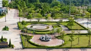 Chủ tịch Cây xanh Công Minh bị truy tố vắng mặt, bị cáo buộc hưởng lợi hơn 264 tỷ đồng. Vụ án liên quan 1.218 dự án tại 38 tỉnh, thành phố.