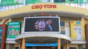 Chợ truyền thống vắng khách, tiểu thương tìm hướng kinh doanh trên không gian số để mở rộng tiếp cận khách hàng và thích ứng với thị trường.