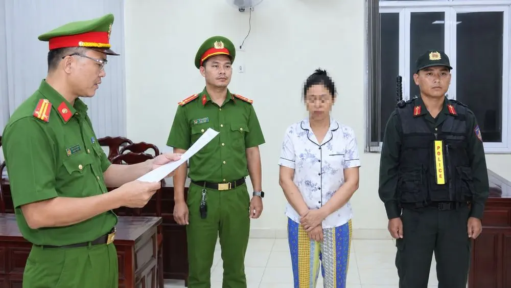 Chủ trang trại 2.349 con heo ở Đồng Nai bị khởi tố sau khi phát hiện đàn heo chứa chất cấm Salbutamol, tiềm ẩn nguy cơ mất an toàn thực phẩm.
