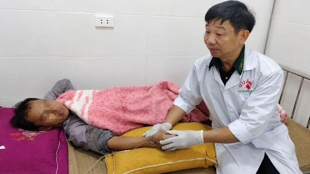 Người đàn ông ăn lá ngón tự tử ở Nghệ An được cứu sống, sức khỏe dần ổn định sau khi được cấp cứu kịp thời.