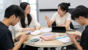 Điểm cao chưa chắc phản ánh đúng năng lực sinh viên. Vì sao cần đổi mới cách đánh giá để xác định thực chất kết quả học tập?