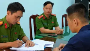 Người đàn ông gọi hơn 300 cuộc điện thoại quấy rối Cảnh sát 113 bị xử phạt 3,5 triệu đồng. Chi tiết vụ việc tại Đồng Tháp.