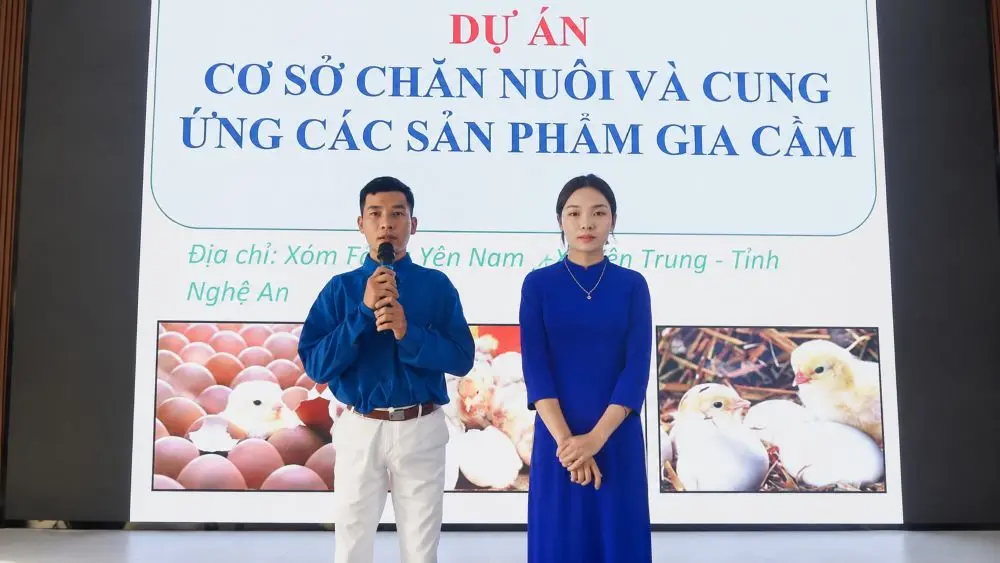 Hoàng Kim Vị vượt nghịch cảnh, khởi nghiệp tại Nghệ An và nuôi khát vọng tạo việc làm, giúp người khuyết tật học nghề, tự tin lập nghiệp.