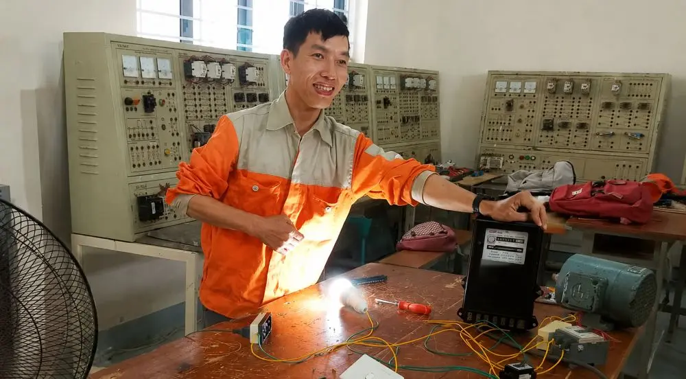 Hoàng Kim Vị vượt nghịch cảnh, ấp ủ dự án sửa chữa thiết bị điện dân dụng, tạo cơ hội học nghề và việc làm cho người khuyết tật.