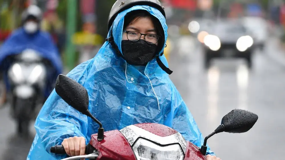 Không khí lạnh tràn về khiến Hà Nội giảm nhiệt nhanh, miền Bắc có mưa lớn. Cập nhật diễn biến thời tiết và những thay đổi đáng chú ý.