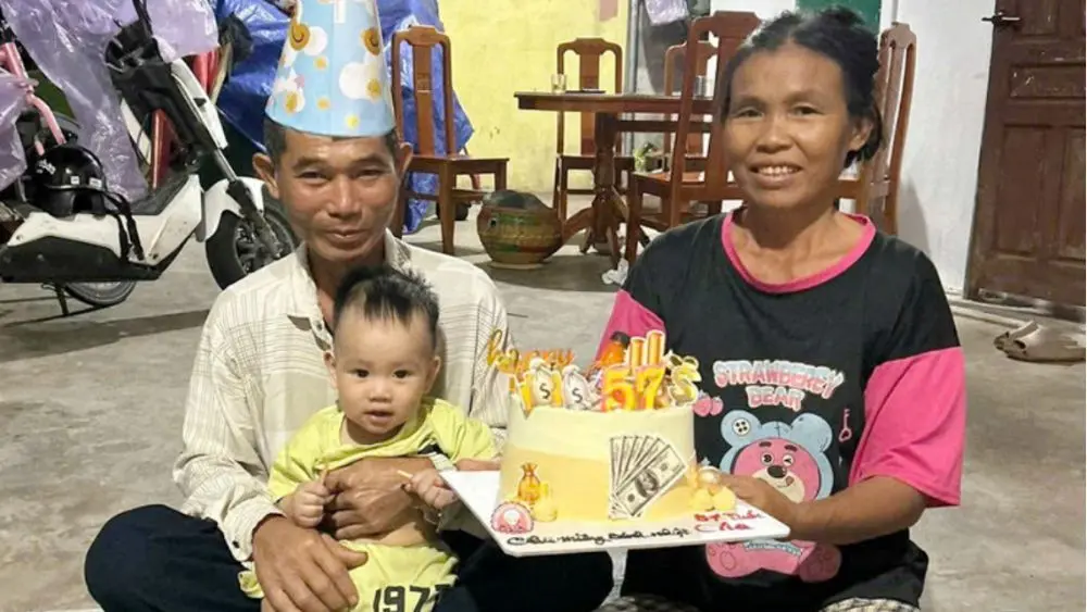 Mẹ kế ở Nghệ An dành 23 năm yêu thương con riêng của chồng, nay được các con quan tâm, chăm sóc. Khám phá câu chuyện gia đình đầy xúc động.