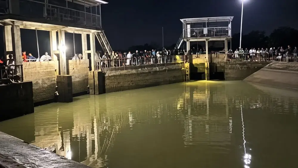 Vụ đuối nước thương tâm tại Thanh Hóa: Mẹ nhảy xuống kênh Bắc cứu con gái 6 tuổi nhưng cả hai mẹ con bị dòng nước xiết cuốn trôi, tử vong.