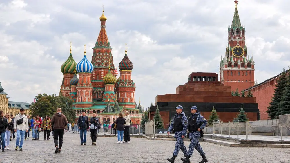 Tổng thống Nga Putin ký sắc lệnh miễn visa 30 ngày cho công dân Việt Nam, mở ra cơ hội thuận lợi hơn cho các chuyến đi đến Nga.