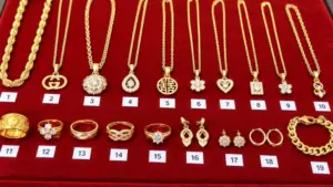 Nghệ An rao bán nguyên lô 19 món vàng trang sức không rõ nguồn gốc, từ 9K đến 24K, với tổng giá trị gần 151 triệu đồng.