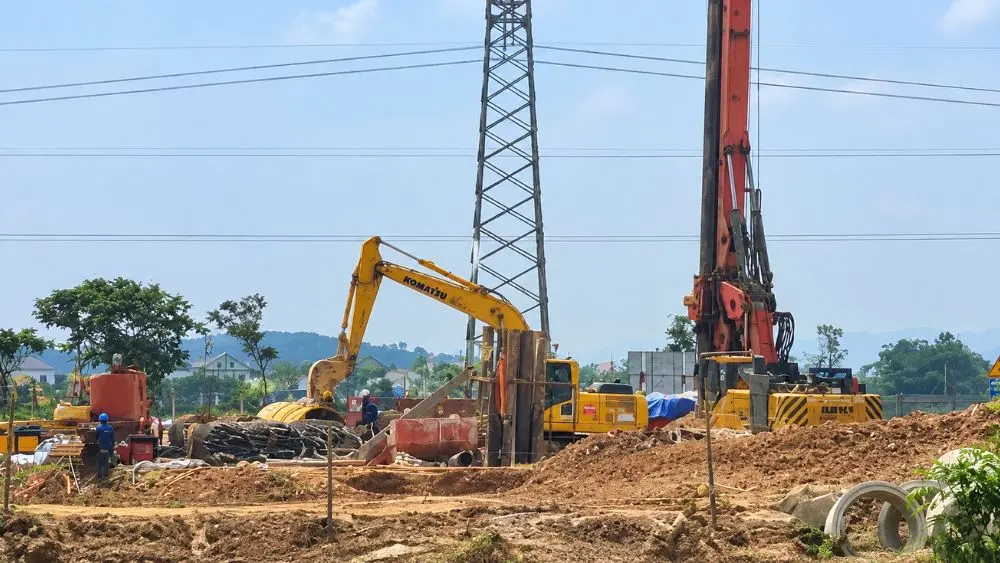 Nghệ An triển khai dự án cao tốc Vinh – Thanh Thủy, góp phần hoàn thiện hạ tầng giao thông, tăng cường kết nối khu vực và thúc đẩy phát triển kinh tế.