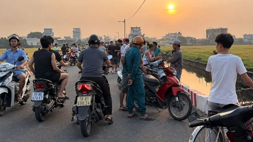 Người đàn ông 67 tuổi ở Ninh Bình tử vong sau khi dũng cảm cứu hai cháu bé ngã xuống sông. Hai cháu được cứu an toàn.