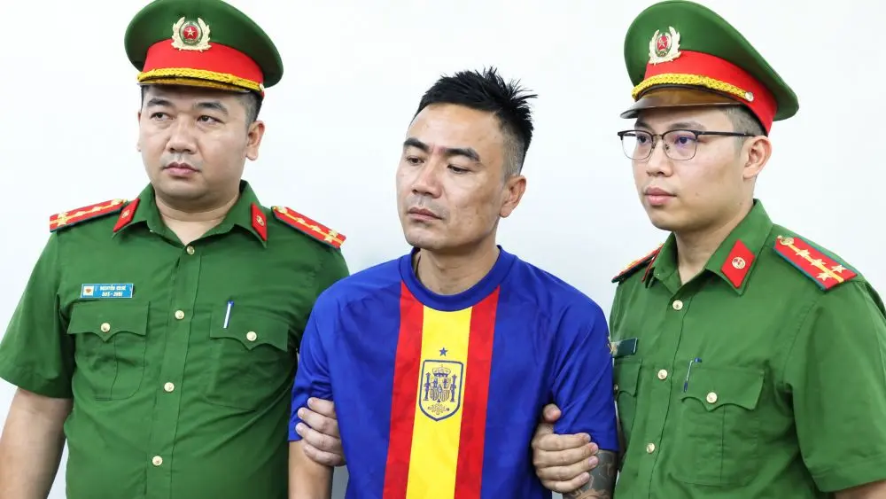 Công an Ninh Bình khởi tố, bắt tạm giam Nguyễn Văn Thắng (Thắng “Ật”) để điều tra hành vi gây rối trật tự công cộng.