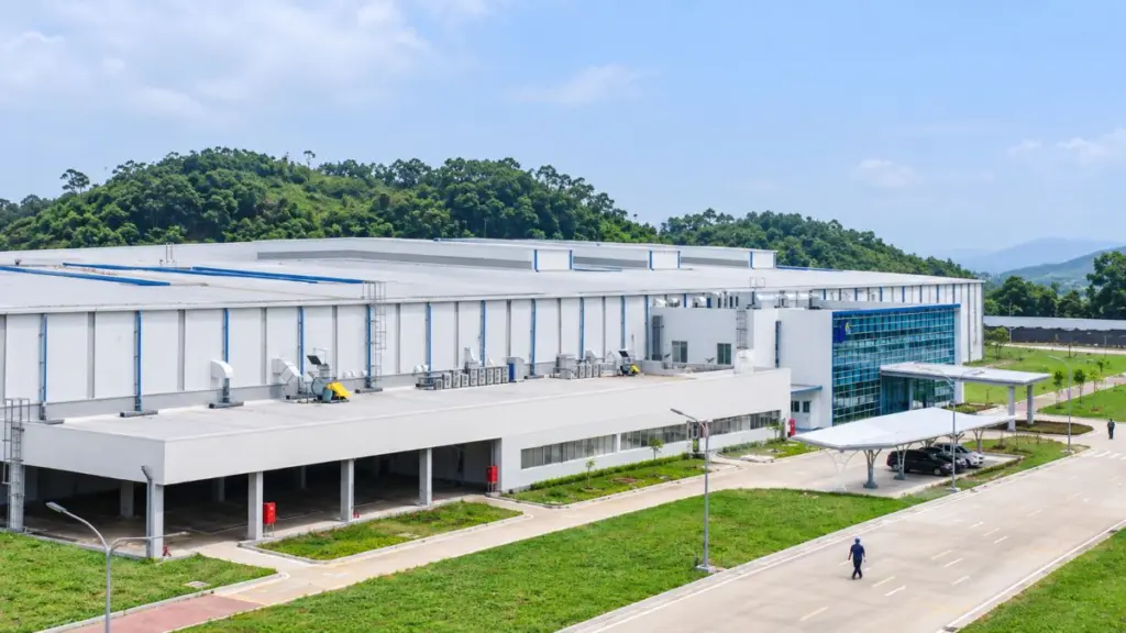 Nhà máy Núi Tiên cùng các doanh nghiệp Nghệ An chú trọng kiểm soát chất lượng, bảo đảm an toàn thực phẩm trong sản xuất đồ uống.