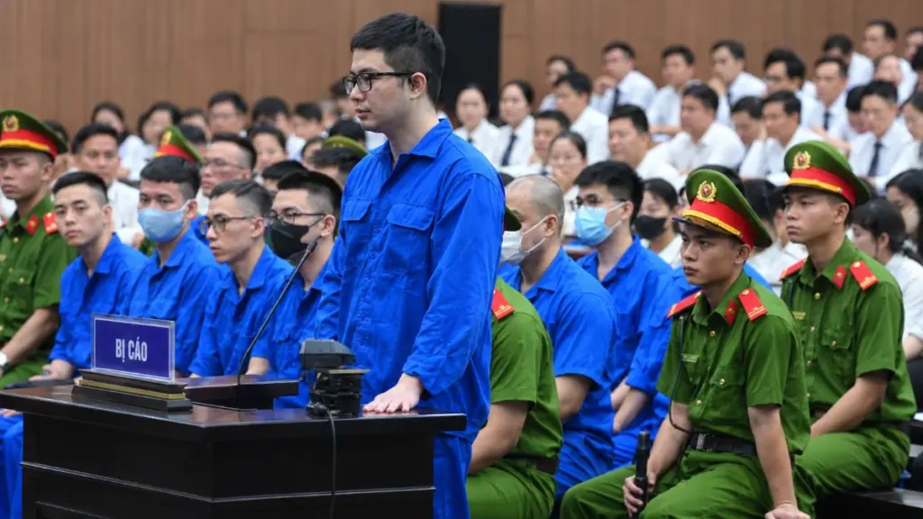 Phó Đức Nam khai về Isik Uran, người điều hành hệ thống sàn giao dịch từ Thổ Nhĩ Kỳ trong đường dây lừa đảo chiếm đoạt hơn 1.500 tỷ đồng.