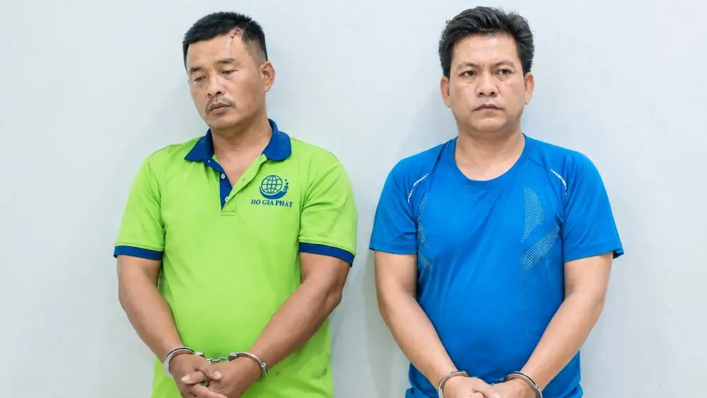 Hai tài xế xe đầu kéo bị tạm giữ sau vụ ẩu đả trên quốc lộ 51, phường Phú Mỹ, TPHCM. Vụ việc gây náo loạn, ảnh hưởng giao thông.