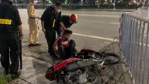 Công an Nghệ An xử lý 65 thanh, thiếu niên, học sinh vi phạm giao thông trong một đêm, tạm giữ 27 xe mô tô để xác minh.