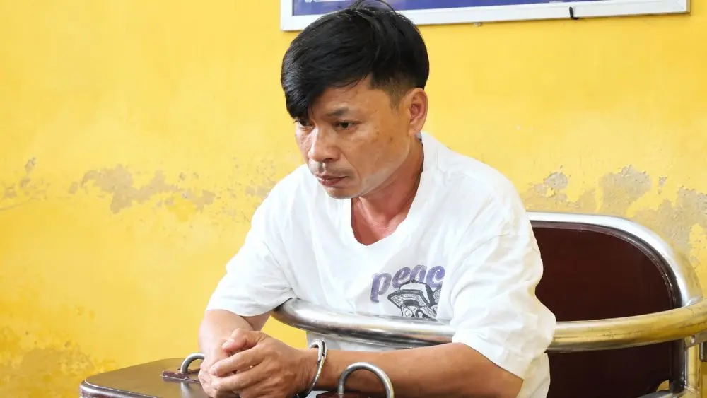 Vụ 3 mẹ con cô giáo bị truy sát ở Cà Mau: Bé gái 11 tuổi đã xuất viện, người mẹ tiếp tục điều trị; Trần Chí Công bị khởi tố về tội giết người.